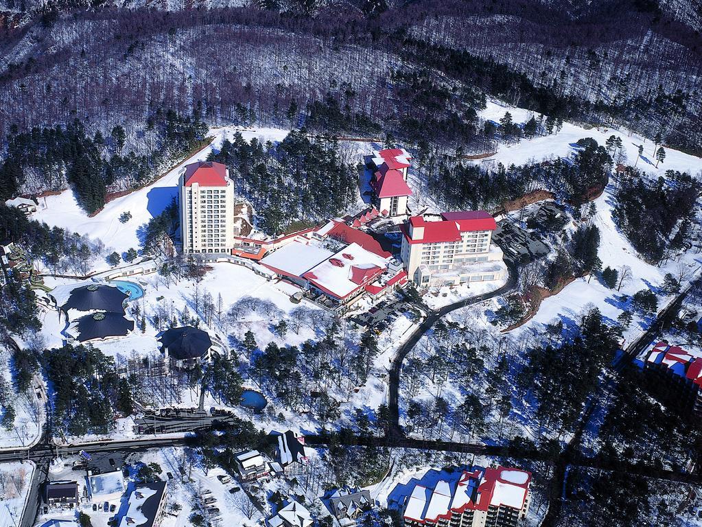 Kusatsu Onsen Hotel Village Exterior photo